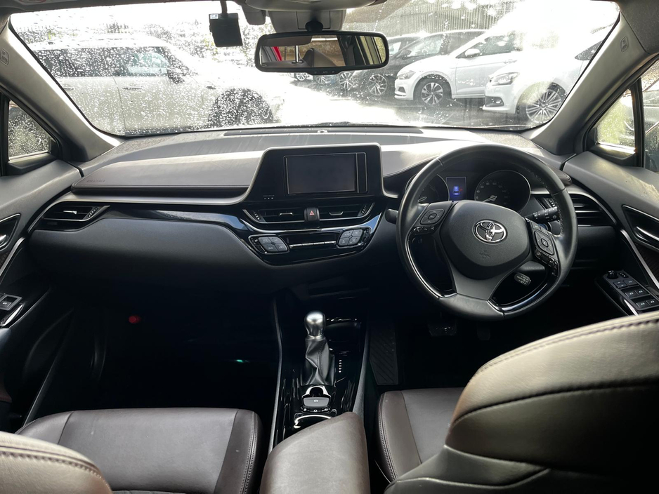 2018 Toyota C-HR Toyoya CHR 1.8 self charging hybrid, loads of extras €19,800