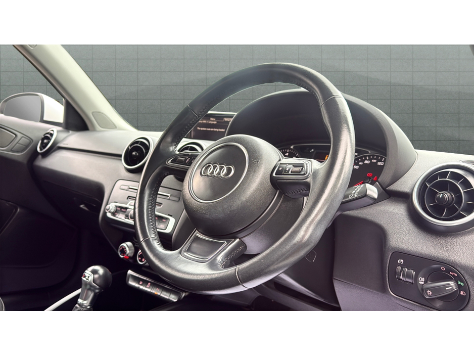 2016 Audi A1 43,000 KMS / AUTO / AS NEW / 1OWNER / 12MONTHS WARRANTY €14,900