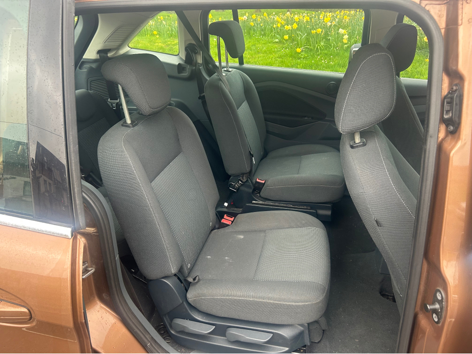 2014 Ford C-Max - image 9