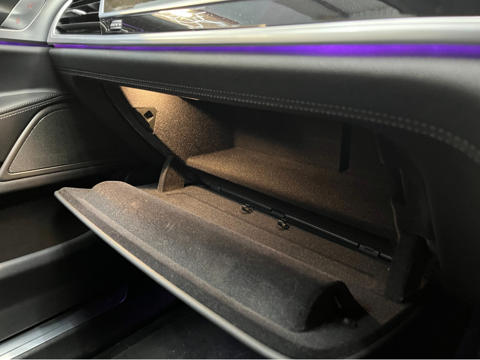 2017 BMW 7 Series - image 23