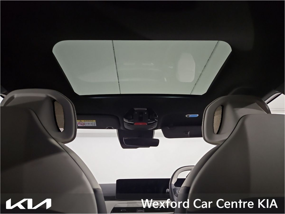 2025 Kia EV4 EV4 FASTBACK GT LINE LR 4DR