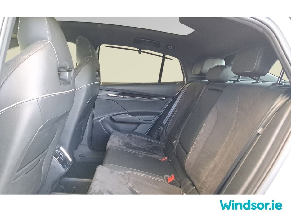 2025 Skoda Enyaq - image 8