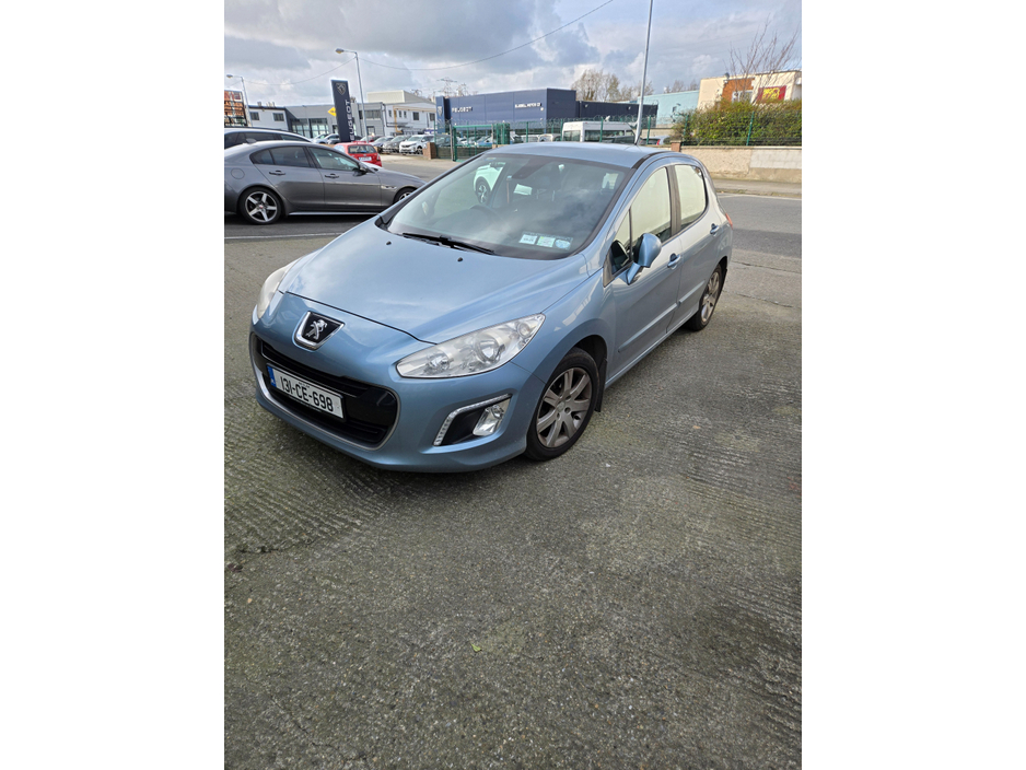 2013 Peugeot 308 - image 7