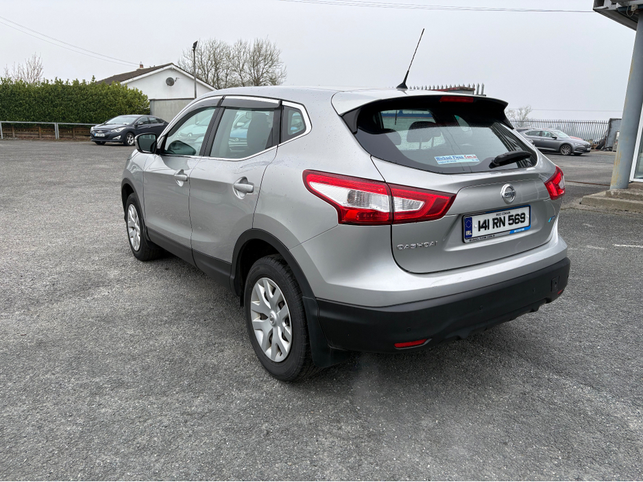 2014 Nissan Qashqai - image 8
