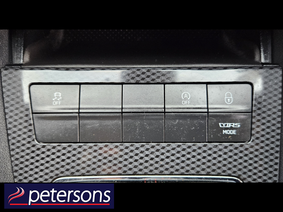 2016 Skoda Octavia - image 23