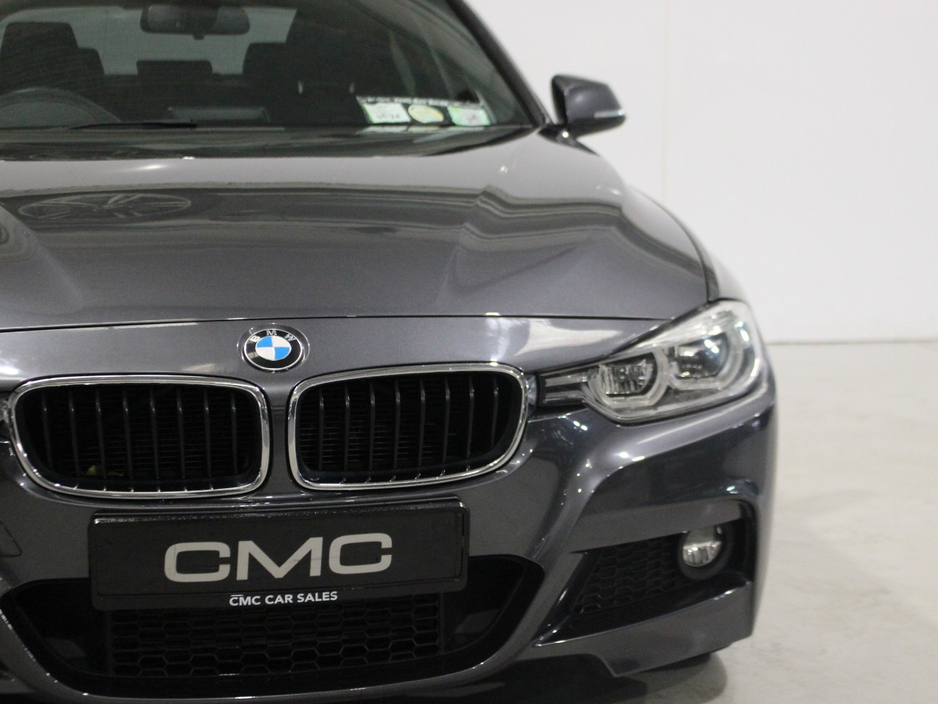 2018 BMW 3 Series - image 14