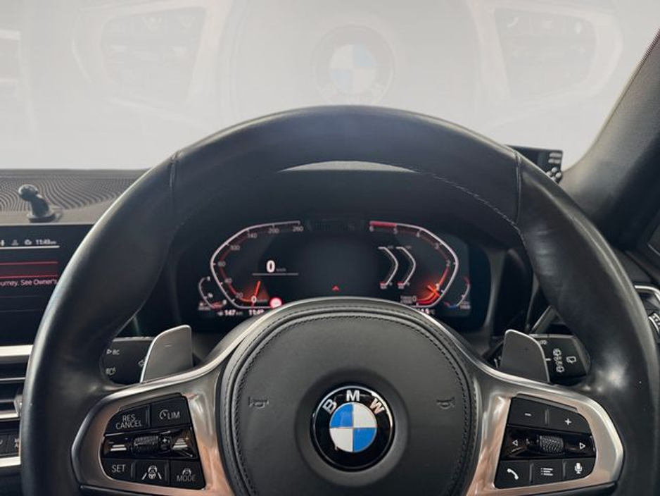 2021 BMW 3 Series - image 13