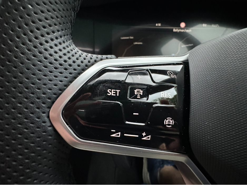 2024 Volkswagen Touareg - image 33