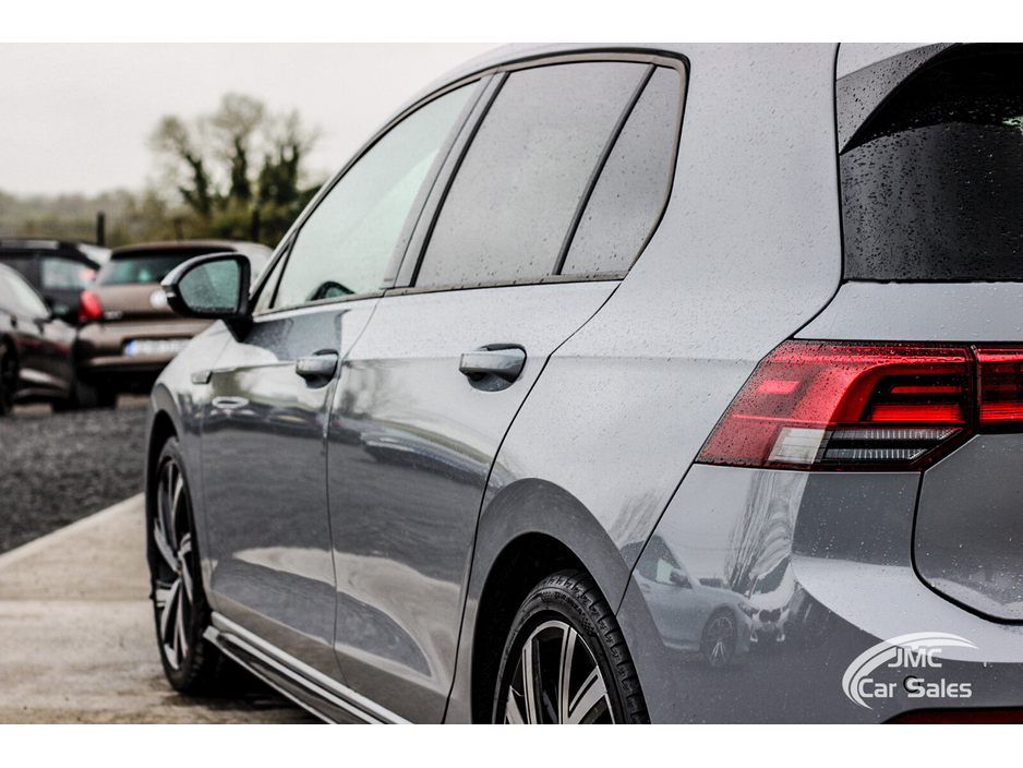 2024 Volkswagen Golf - image 12