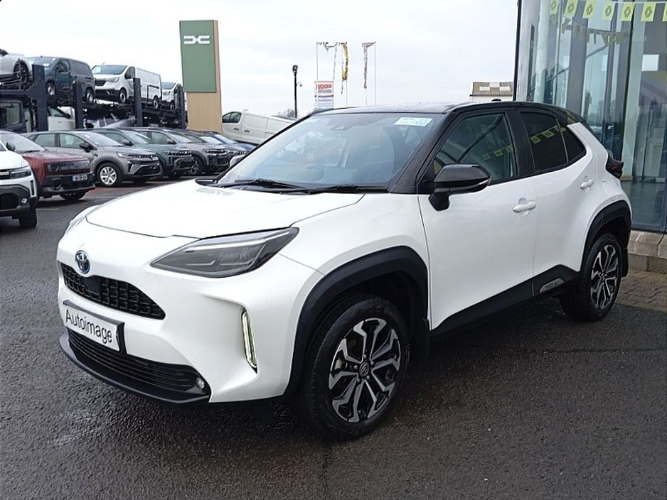 2024 Toyota Yaris Cross 1.5 Hybrid Luna Sport (Pearl white) €30,850