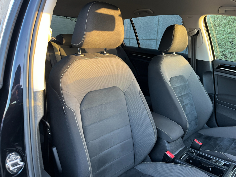 2015 Volkswagen Golf HIGHLINE AUTOMATIC 1.4 PETROL //KEYLESS ENTRY//ADAPTIVE CRUISE CONTROL//REVERSE CAMERA// €14,950