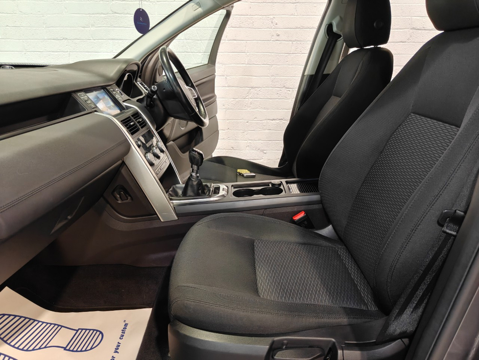 2016 Land Rover Discovery Sport - image 18