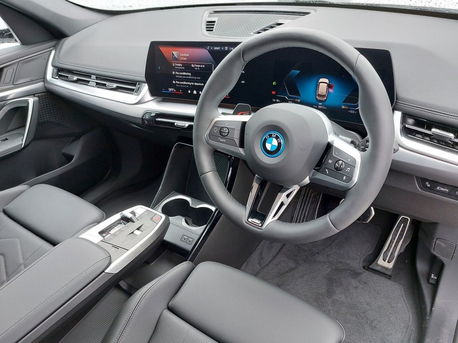 2024 BMW iX1 - image 6