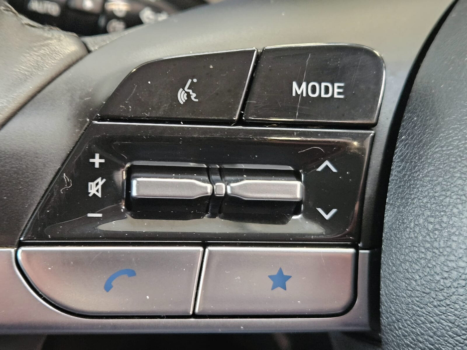 2022 Hyundai Tucson - image 10