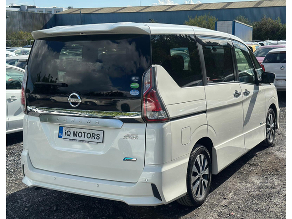 2016 Nissan Serena - image 10