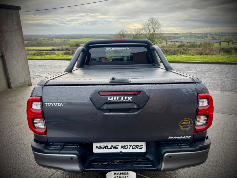 2022 Toyota Hilux INVINCIBLE X!! 2.8!!