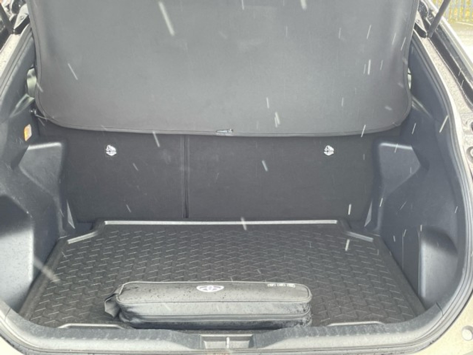 2023 Toyota Yaris Cross - image 9