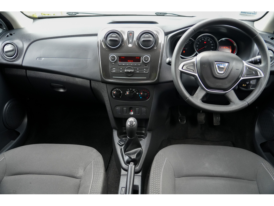 2018 Dacia Sandero - image 17