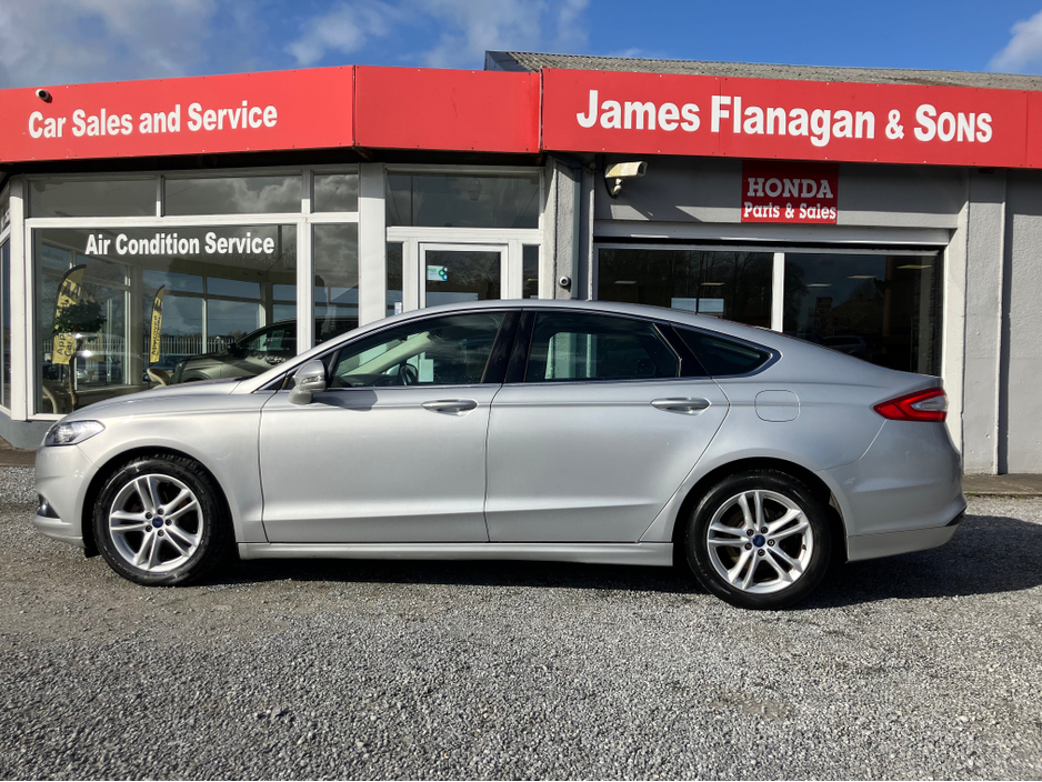 2016 Ford Mondeo - image 4