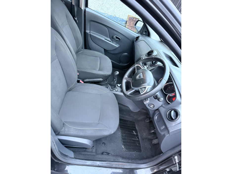 2018 Dacia Sandero - image 15