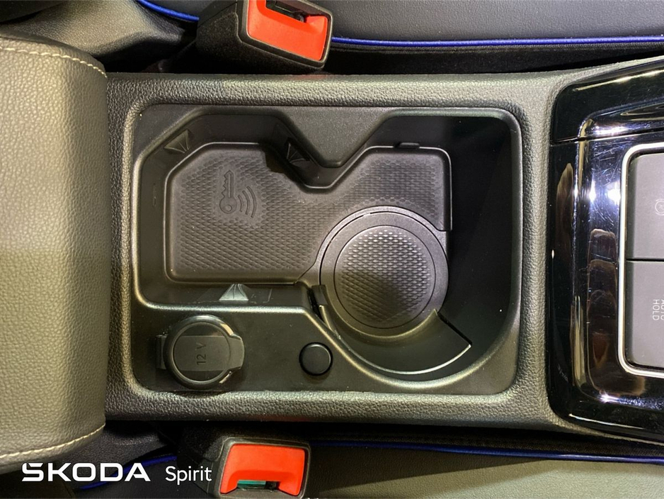 2024 Volkswagen Golf - image 24