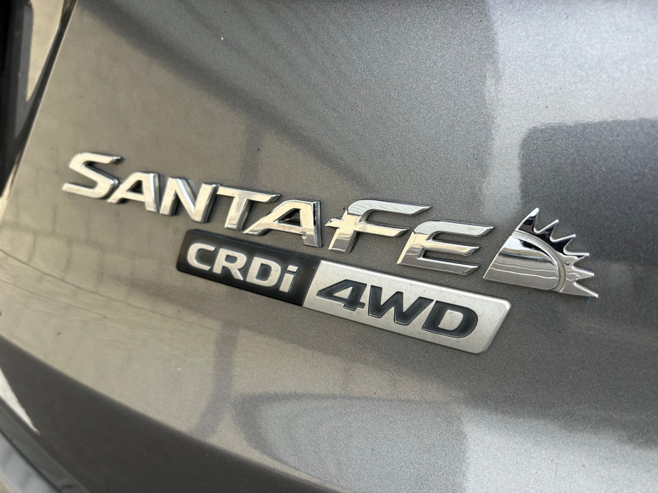 2015 Hyundai Santa Fe - image 3