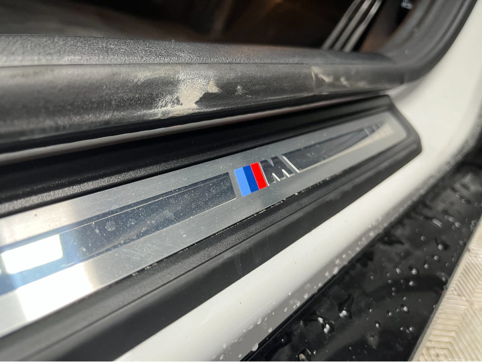 2025 BMW i4 €58950 2025 BMW I4 M50 ONLY 9K KMS / CRUISE CONTROL / 360° PARKING CAMERA / ELECTRIC MEMORY & HEATED SEATS / HEATED STEERING WHEEL / APPLE CARPLAY / AMBIENT LIGHTS €58,950