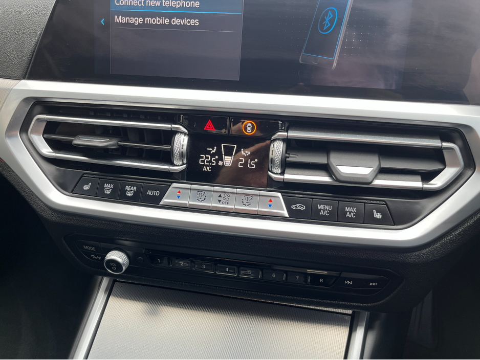 2019 BMW 3 Series - image 19