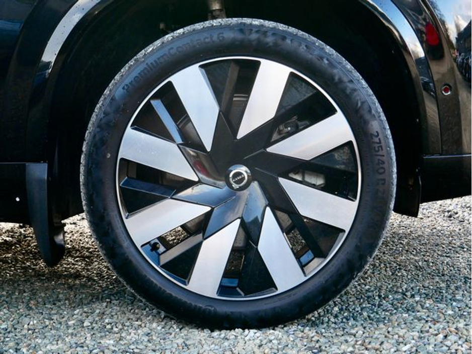 2024 Volvo XC90 - image 12