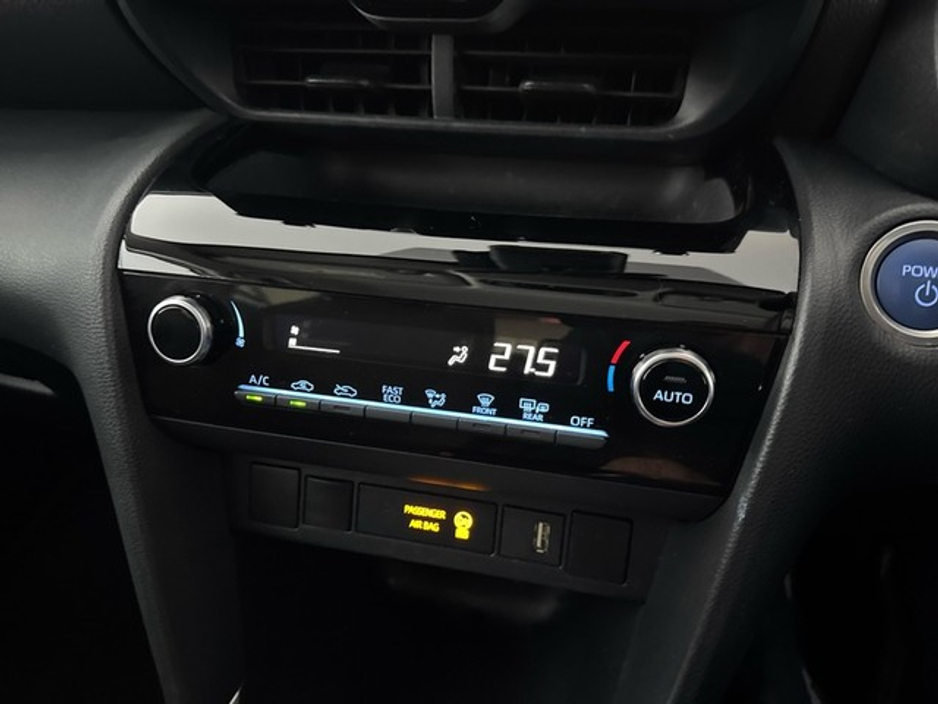 2023 Toyota Yaris Cross HYBRID LUNA €26,950