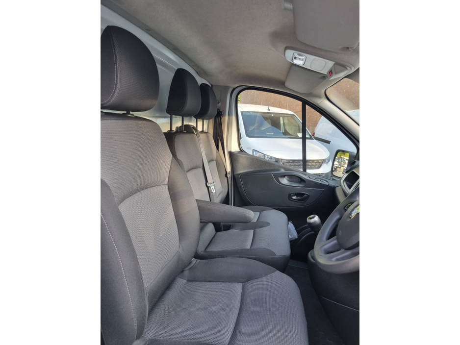 2021 Renault Trafic LL30 ENERGY DCI 120 BUSINESS P €16,300