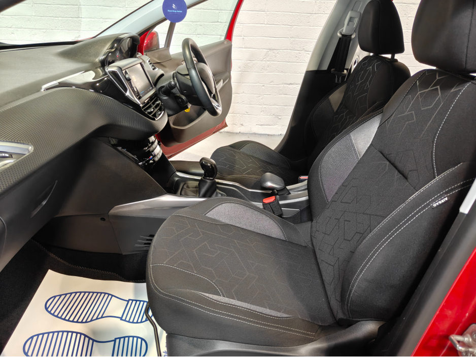 2019 Peugeot 2008 - image 15