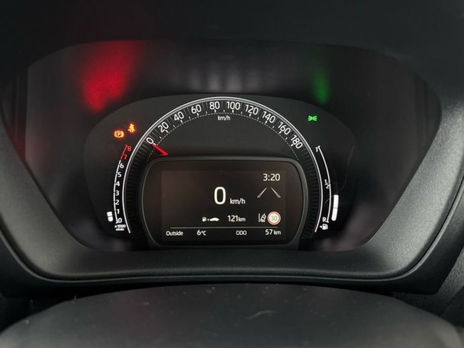 2025 Toyota Aygo X PULSE *VERY LOW KMS* €21,950