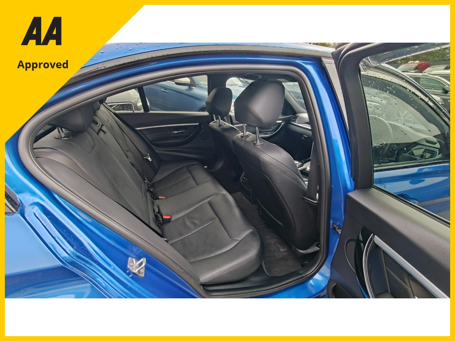 2018 BMW 3 Series - image 19