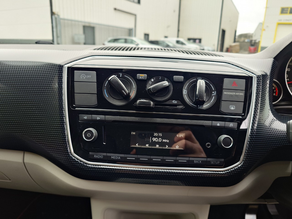 2018 Volkswagen up! - image 13