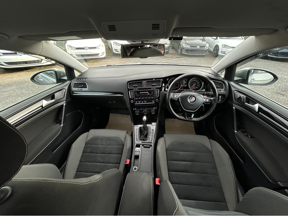 2015 Volkswagen Golf - image 6