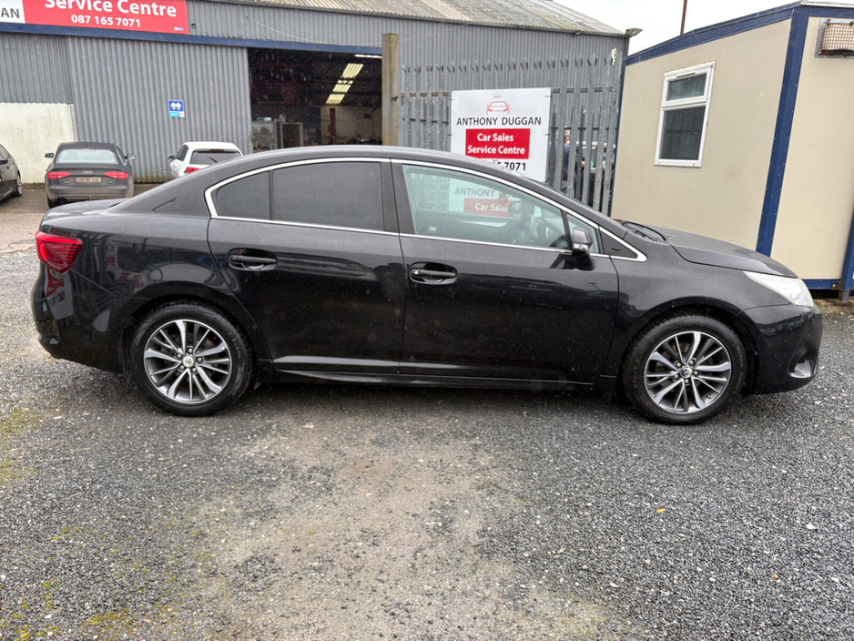 2017 Toyota Avensis - image 2