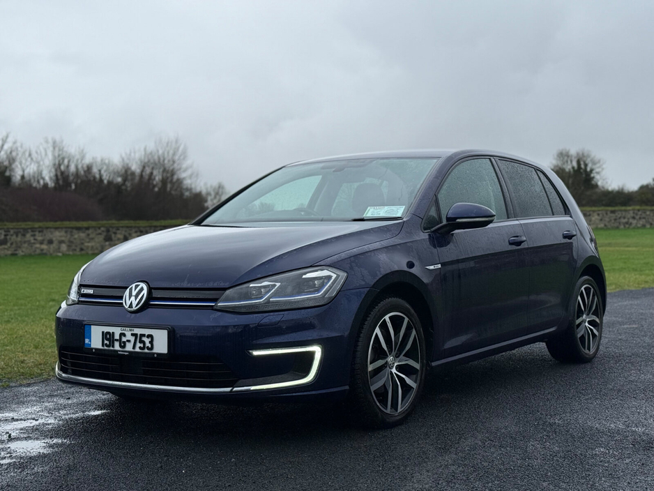 2019 Volkswagen Golf - image 3