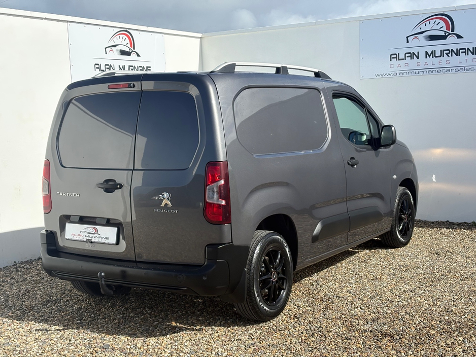 2019 Peugeot Partner - image 7