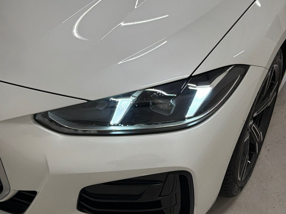 2025 BMW 4 Series - image 21