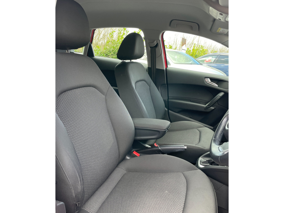 2017 Audi A1 - image 10