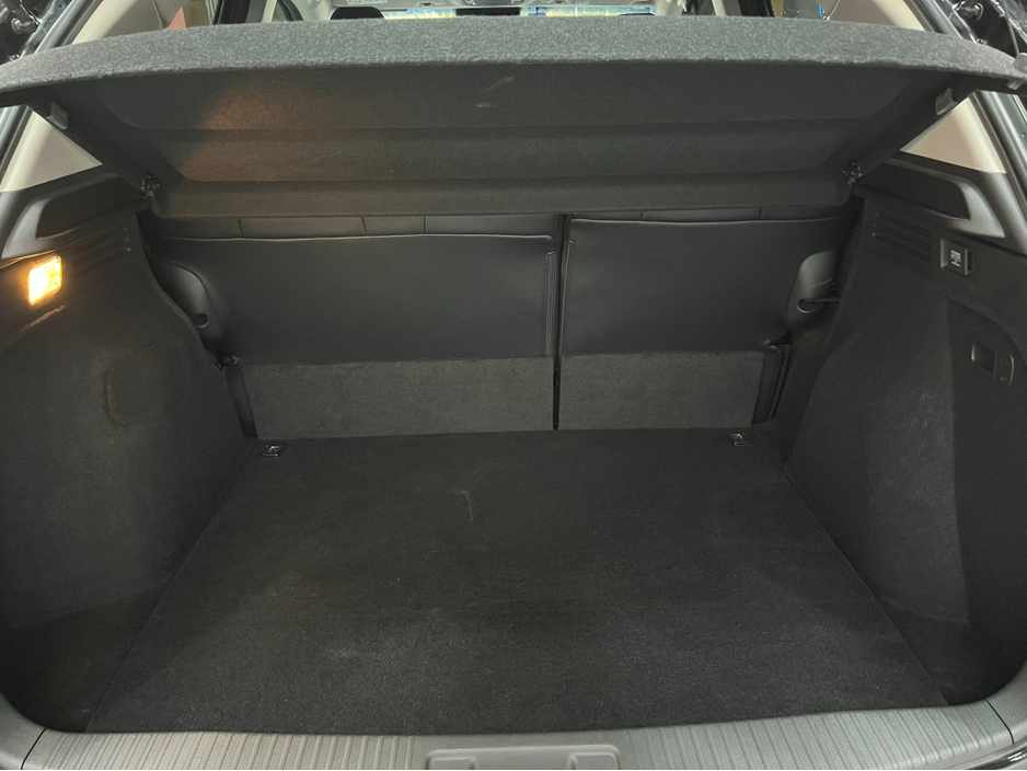 2017 Honda Vezel €17950 2017 HONDA VEZEL Z HYBRID SENSING 1.5 AUTOMATIC / CRUISE CONTROL / REVERSE CAMERA / HEATED SEATS AND MORE €17,950