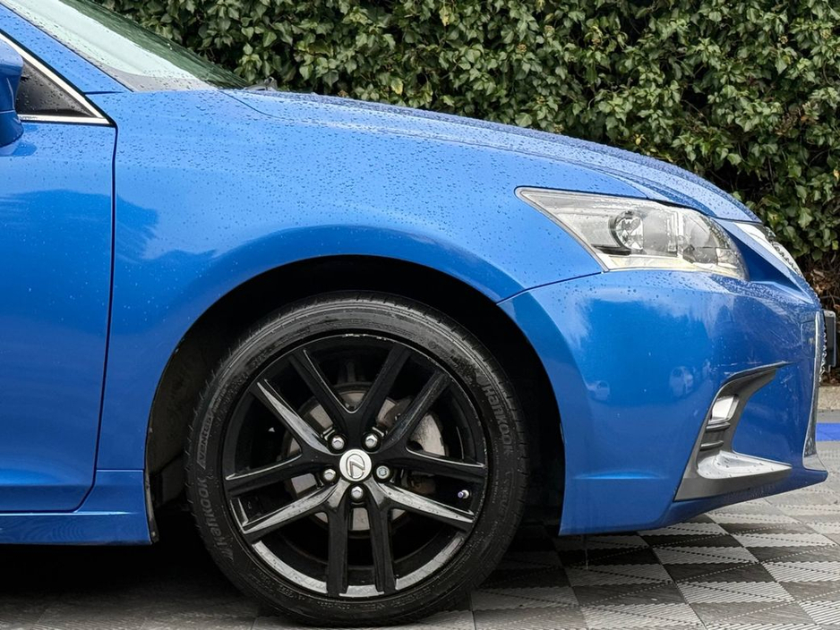 2018 Lexus CT 200 h - image 9