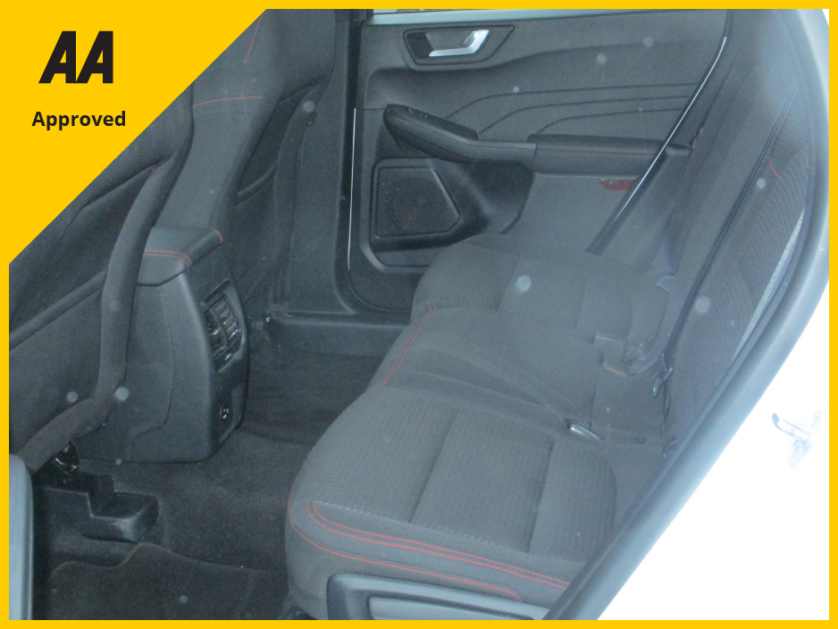 2021 Ford Kuga - image 9