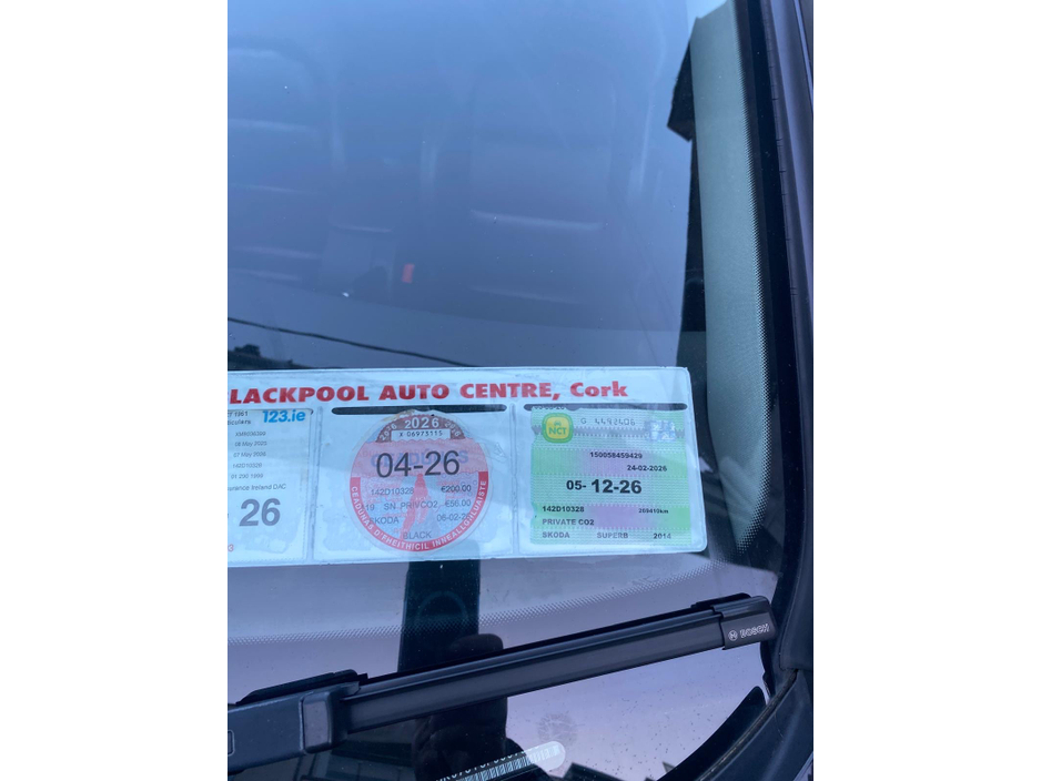 2014 Skoda Superb - image 2