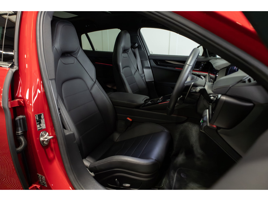 2025 Porsche Panamera - image 10