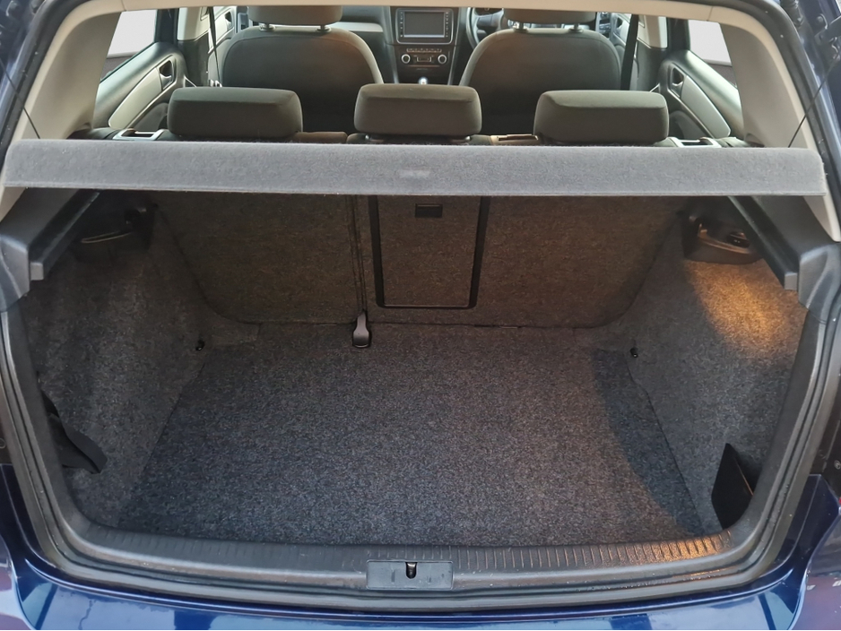 2012 Volkswagen Golf - image 18