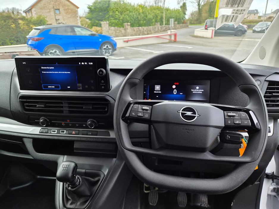 2026 Opel Vivaro - image 9