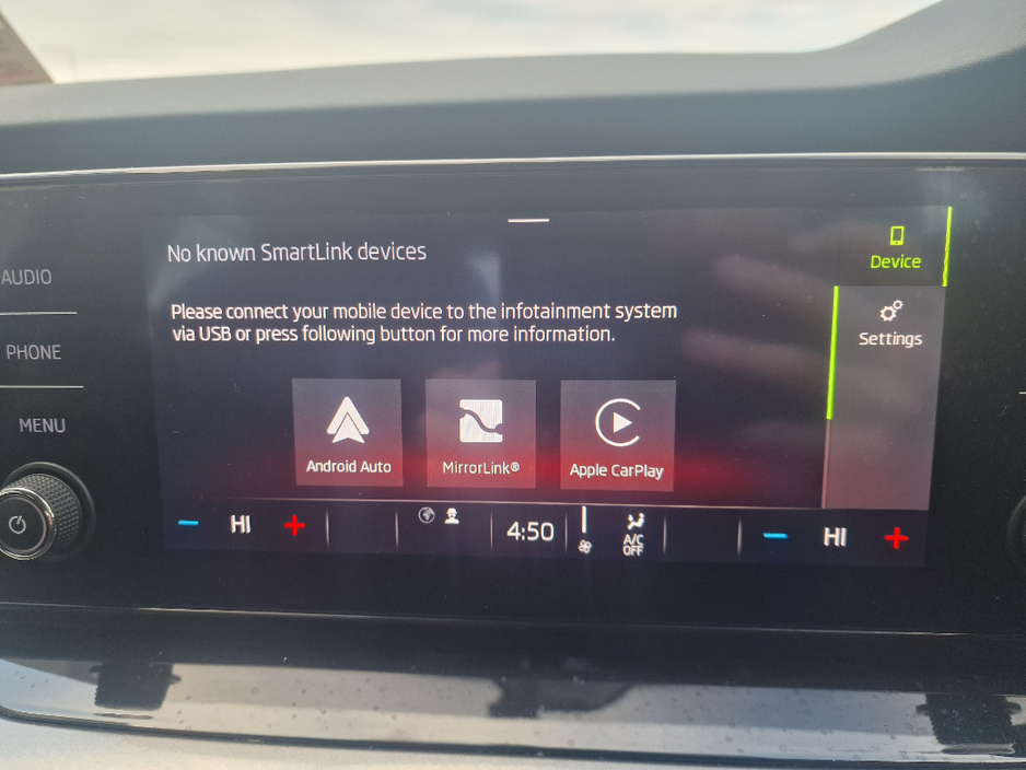 2022 Skoda Octavia - image 13