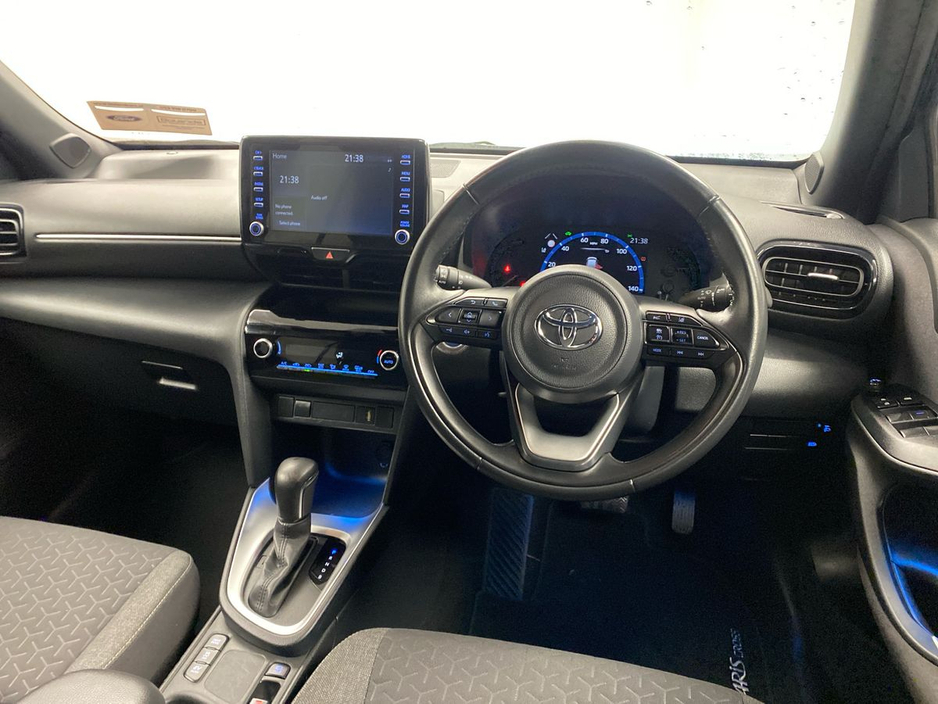 2023 Toyota Yaris - image 19